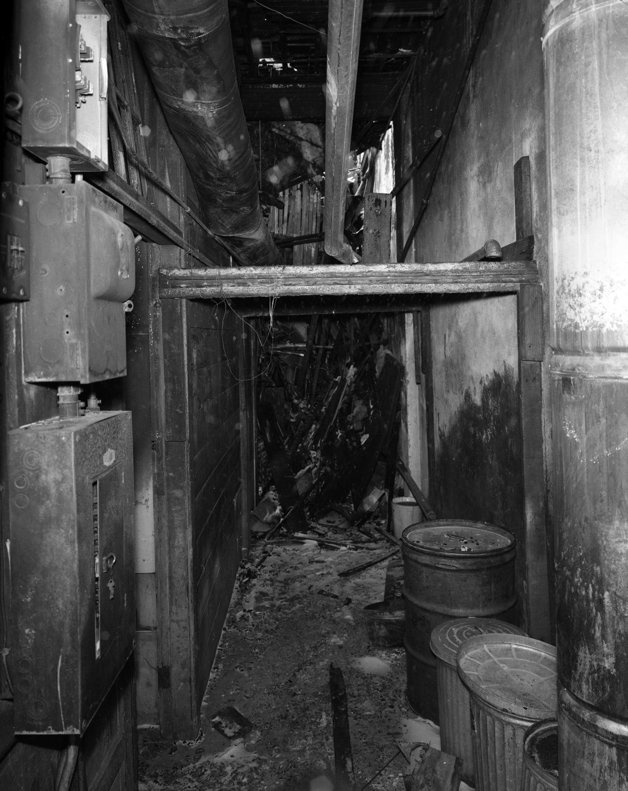 Fisher Office fire FD 64 04.jpg